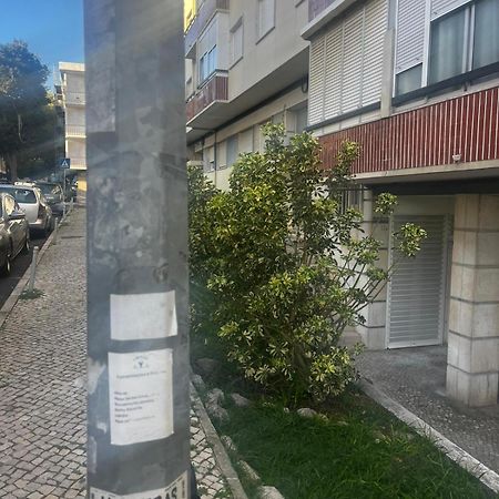 Lovely 3-Bedroom Condo W/ Free Parking On Premises Queluz Kültér fotó