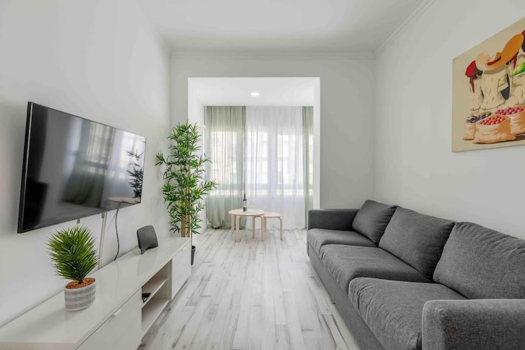 Lovely 3-Bedroom Condo W/ Free Parking On Premises Queluz Kültér fotó