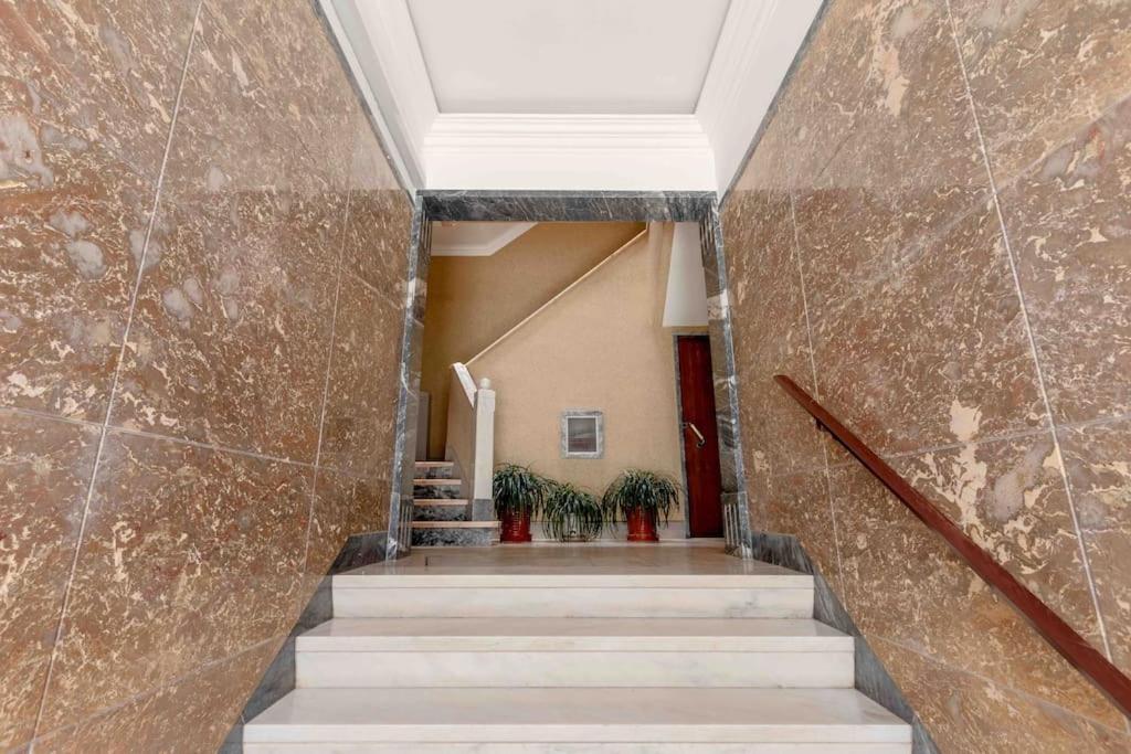 Lovely 3-Bedroom Condo W/ Free Parking On Premises Queluz Kültér fotó